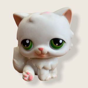 Littlest Pet Shop. 2004 Hasbro. White Persian Cat.